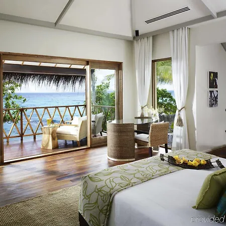 Taj Coral Reef Resort & Spa,Maldives Hembadhu Island Room photo