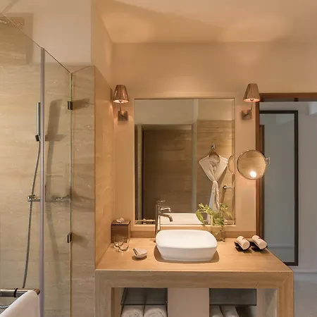 Taj Coral Reef Resort & Spa,Maldives Hembadhu Island Room photo