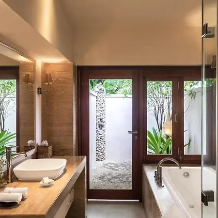 Taj Coral Reef Resort & Spa,Maldives Hembadhu Island Exterior photo