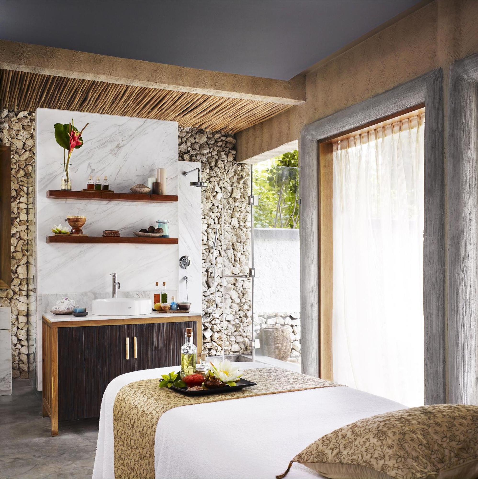 Taj Coral Reef & Spa,maldives Hembadhu Island