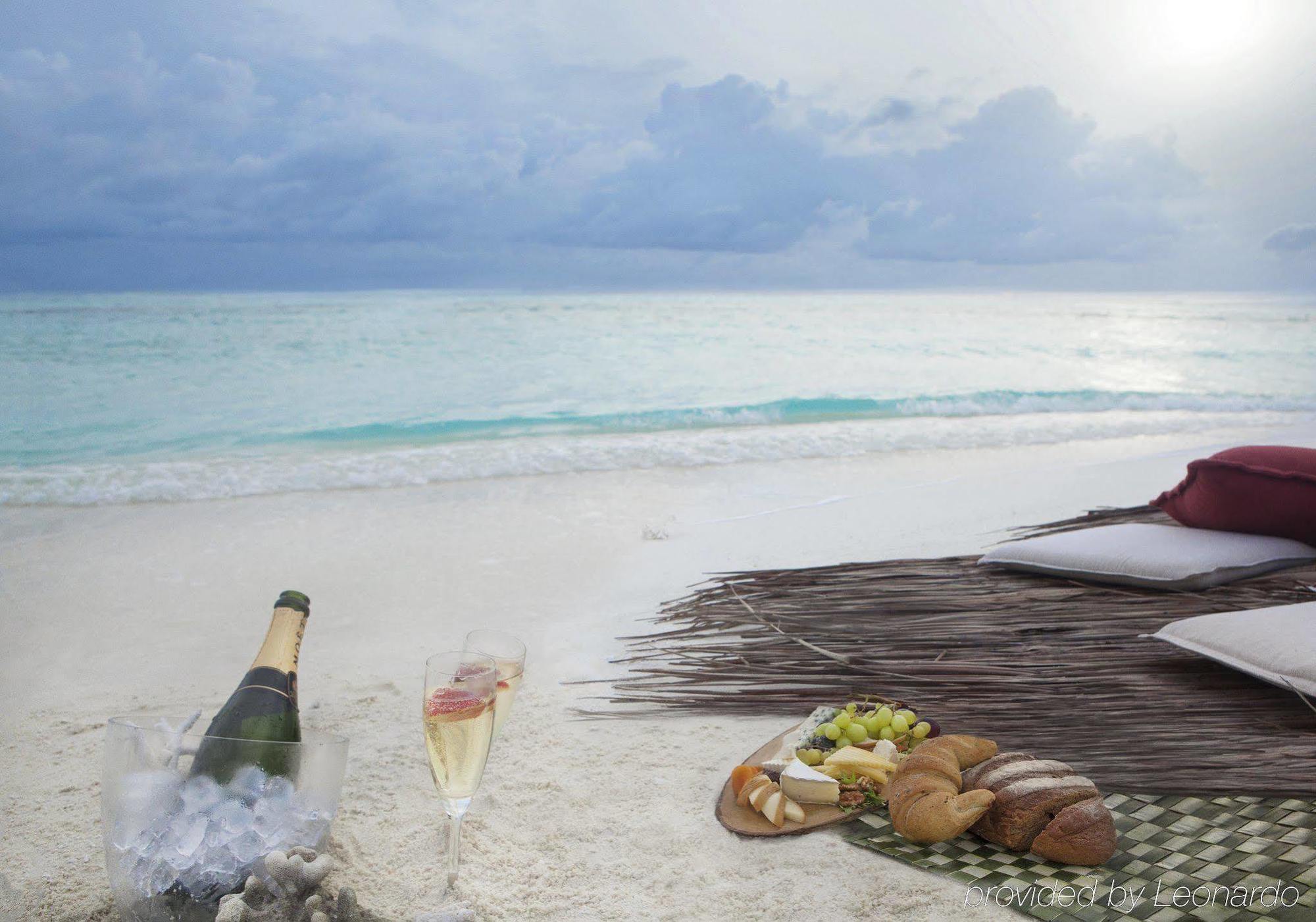 Taj Coral Reef & Spa,maldives Hembadhu Island